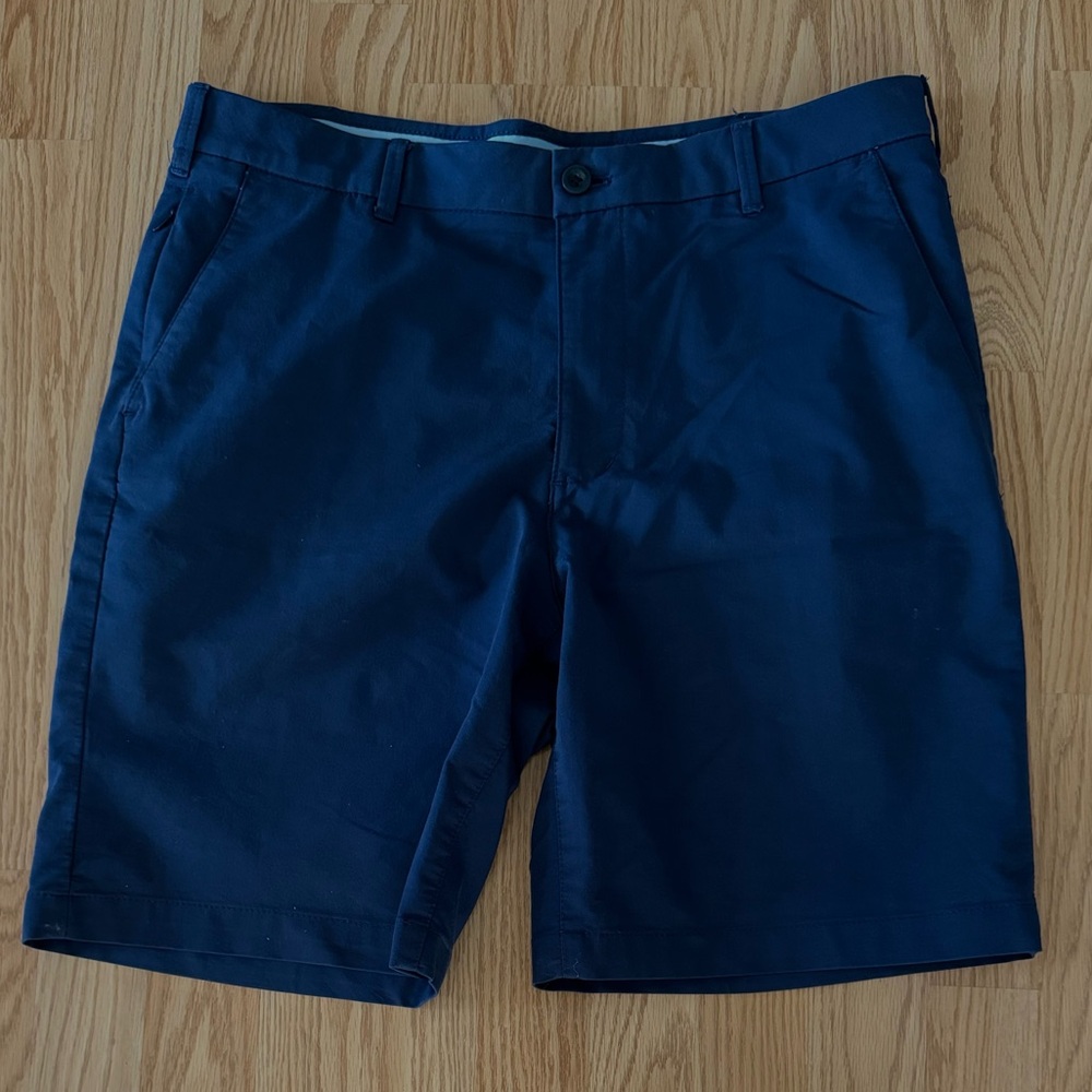 Izod men’s shorts